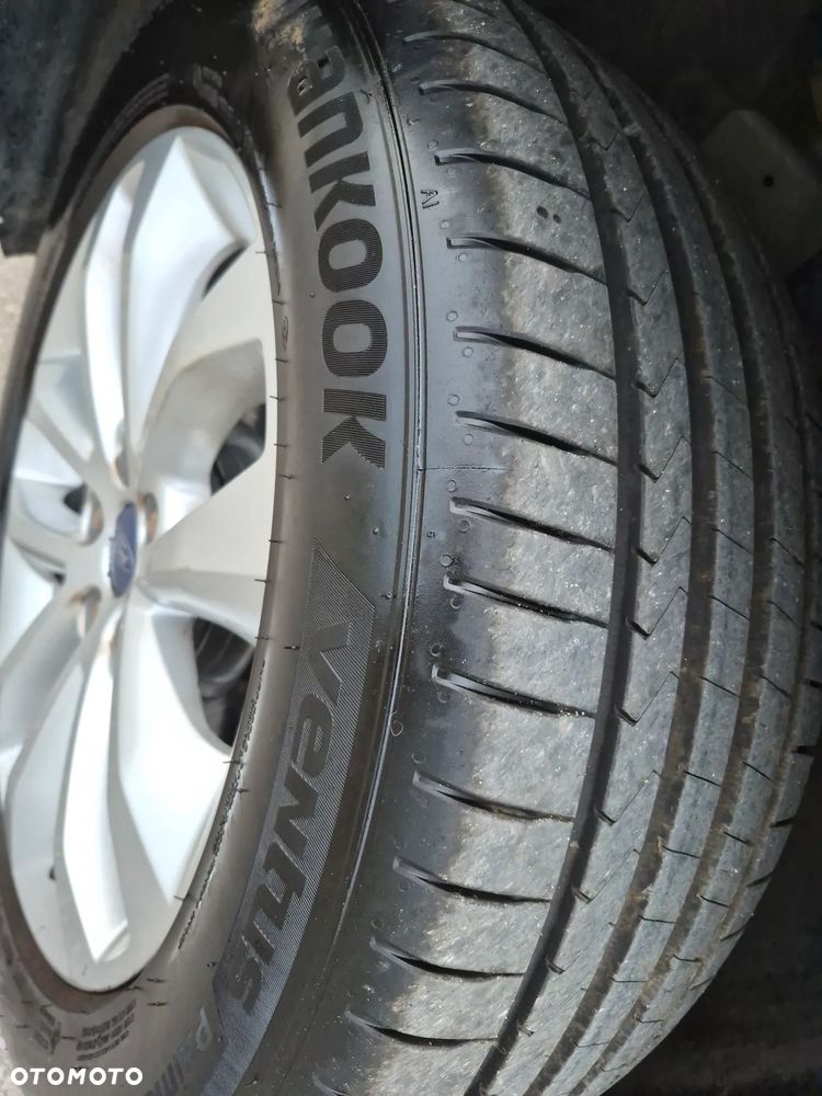 Ford Kuga 2.0 TDCi 2x4 Titanium - 32