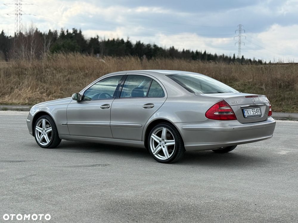 Mercedes-Benz Klasa E 200 CDI Classic - 11