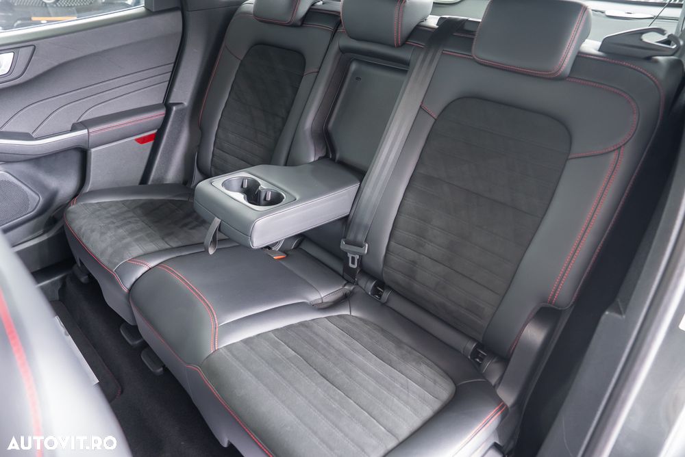 Ford Kuga 2.5 Duratec PHEV ST-LINE - 23