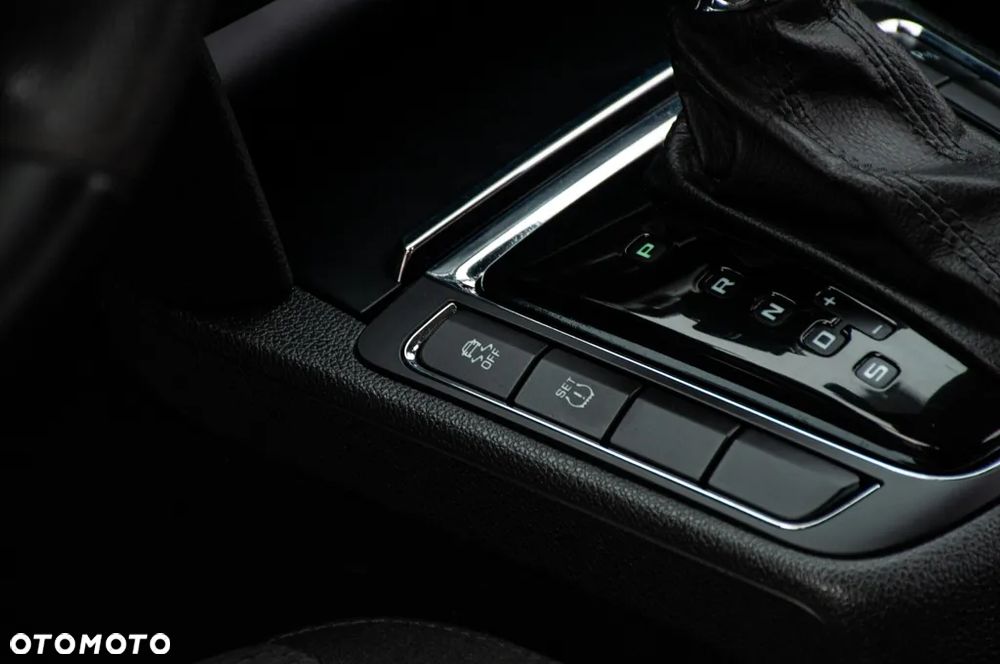 Skoda Superb 2.0 TDI DSG Exclusive - 35