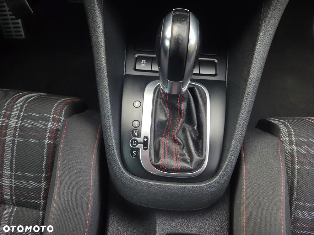 Volkswagen Golf 2.0 GTI DSG - 30