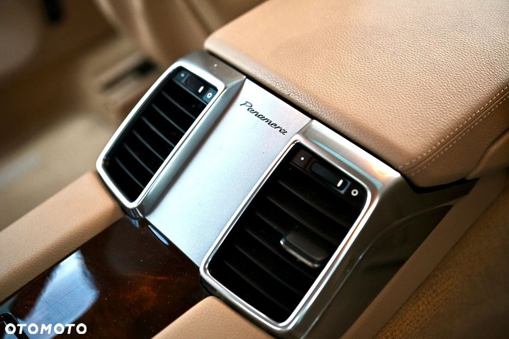 Porsche Panamera - 19