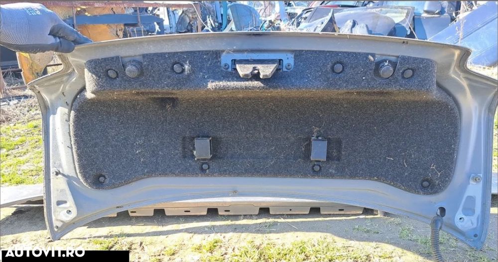 Capota portbagaj in stare buna ( o mica indoitura in stanga ) cu vopseea originala spacegrau mettalic BMW E88 - 2