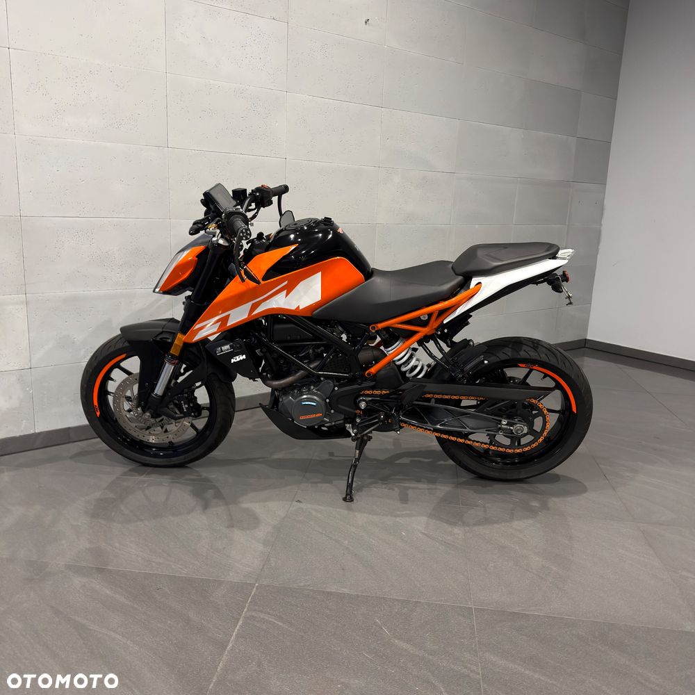 KTM Duke 125 - 8