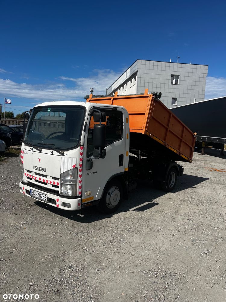 Isuzu NMR85 - 1