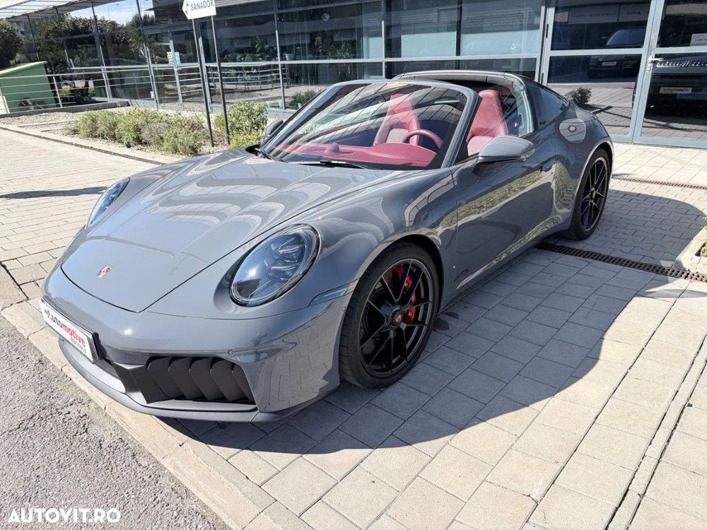 Porsche 911 Targa 4 GTS PDK - 10
