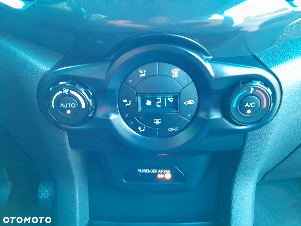 Ford EcoSport 1.5 TDCi TITANIUM - 10