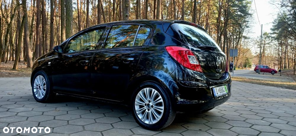 Opel Corsa 1.4 16V Innovation 110 Jahre - 6