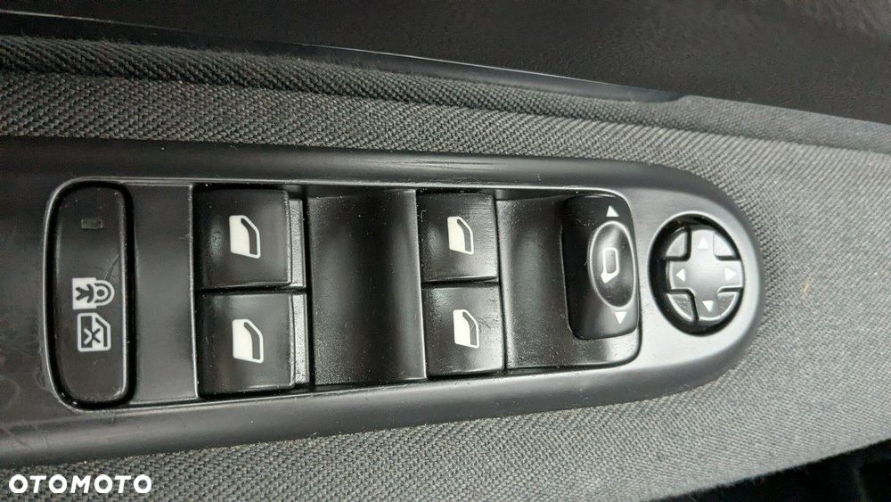 Peugeot 5008 - 30