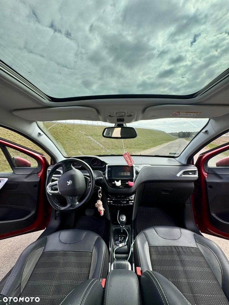 Peugeot 2008 1.2 Pure Tech Allure S&S EAT6 - 12