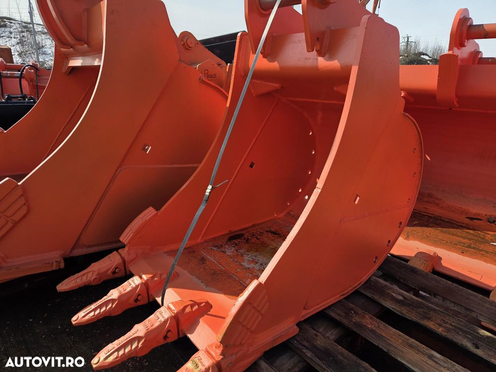 Hitachi ZX85, 2022, 3.339h, CUPLA RAPIDA HIDRAULICA +3 CUPE NOI, senile cauciuc 90%, masa operationala 8,6t, adanc sapare 5m, latime 2,2m, ridica 4,5t, inst picon, LAMA NIVELARE, aer cond, Camera spate, leasing 4 ani, STARE FOARTE BUNA, PROMOTIE 59.900eur+Tv - 7