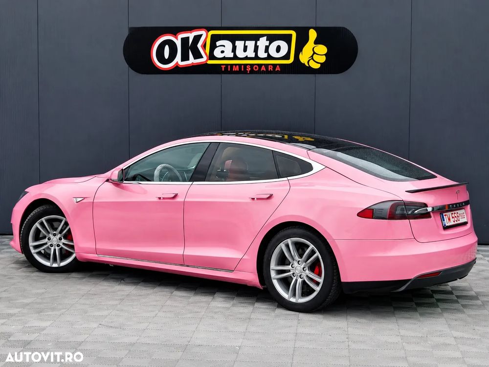 Tesla Model S - 5