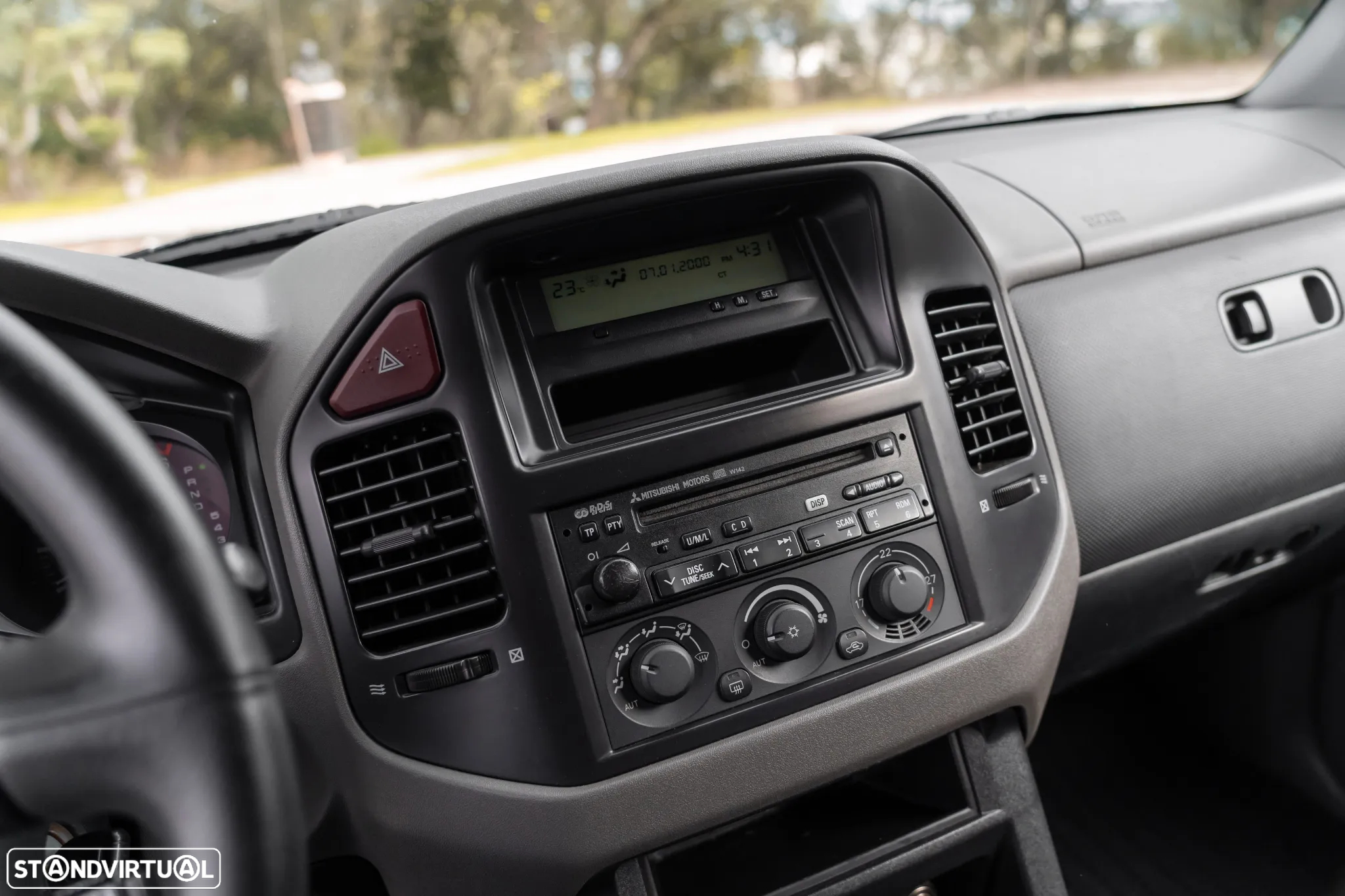 Mitsubishi Pajero 3.2 DI-D GLS ABS+CA - 22
