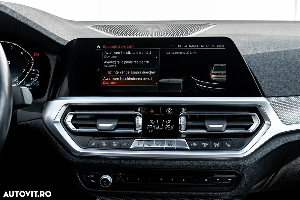 BMW Seria 3 330e Aut. M Sport - 33