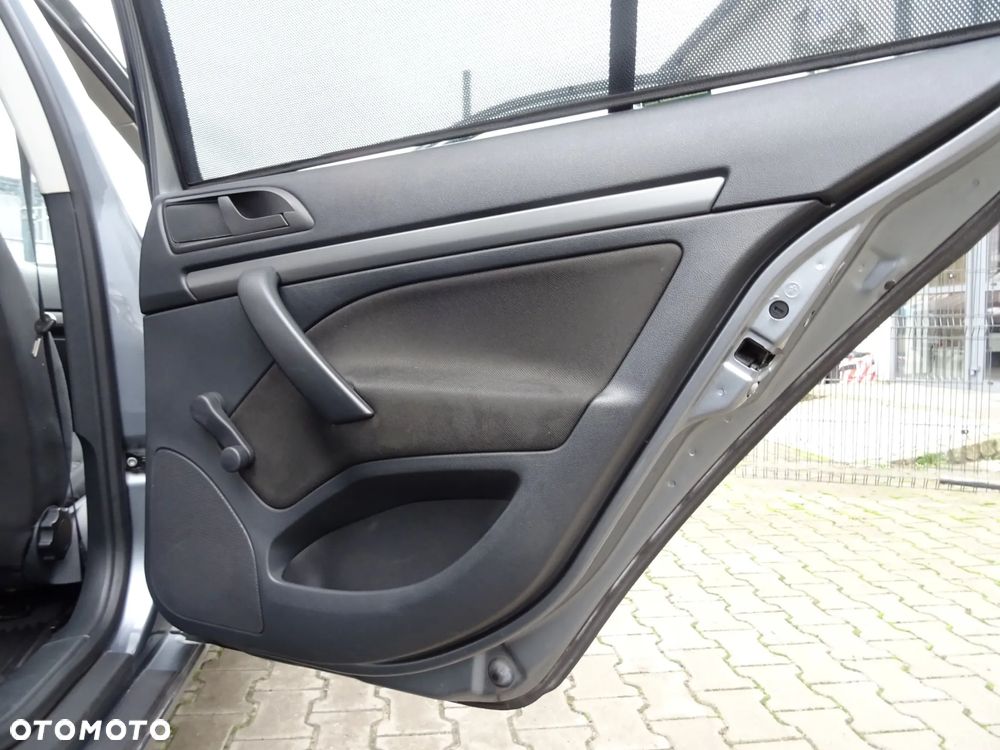 Skoda Octavia 1.6 Ambition - 28