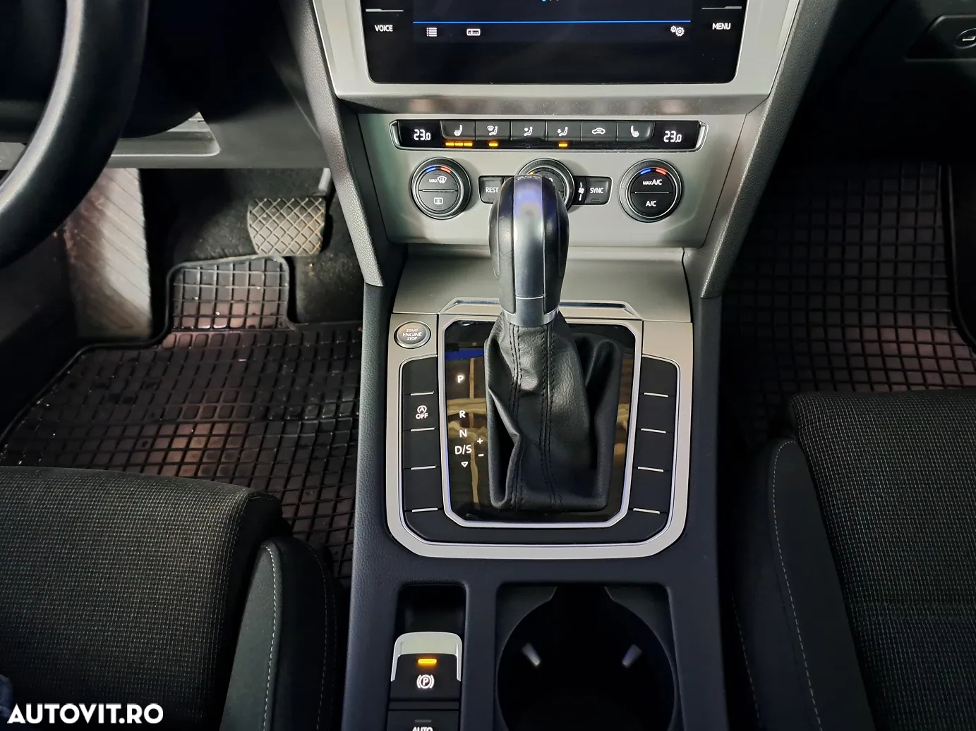 Volkswagen Passat - 16