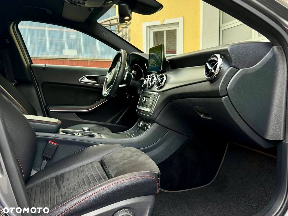 Mercedes-Benz GLA 220 4-Matic AMG Line - 11