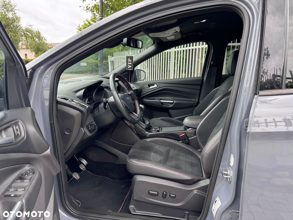 Ford Kuga 1.5 EcoBoost FWD ST-Line X - 24