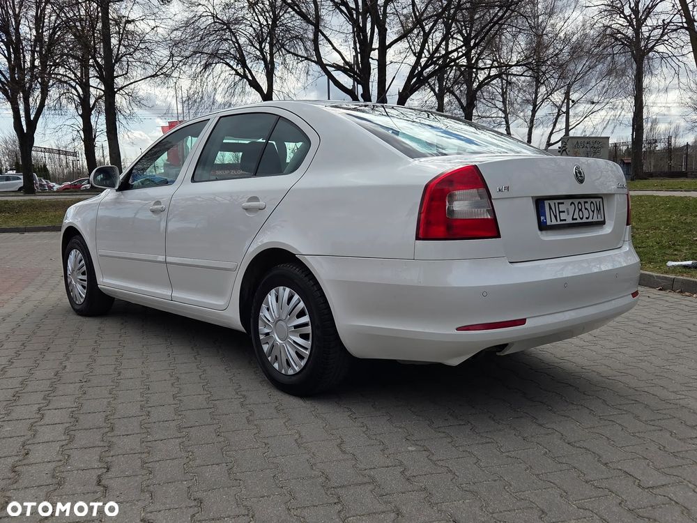 Skoda Octavia 1.6 Combi Classic - 11