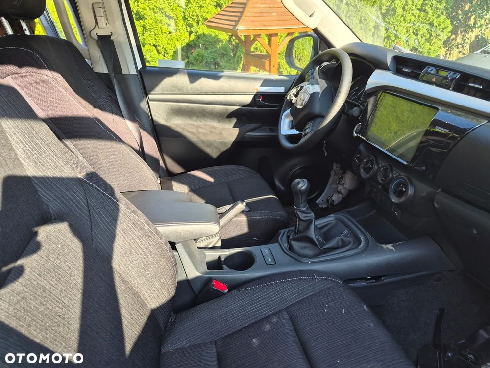 Toyota Hilux 2.8 D-4D Double Cab SR5 4x4 - 4