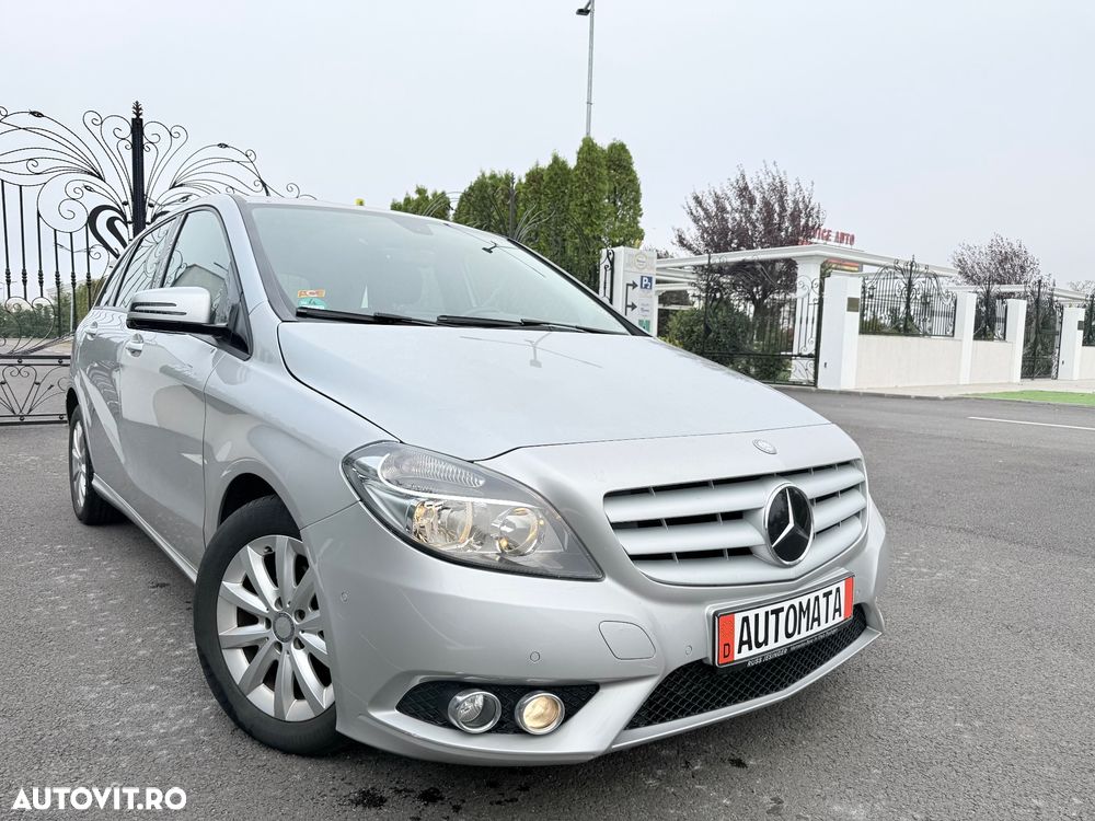 Mercedes-Benz B 180