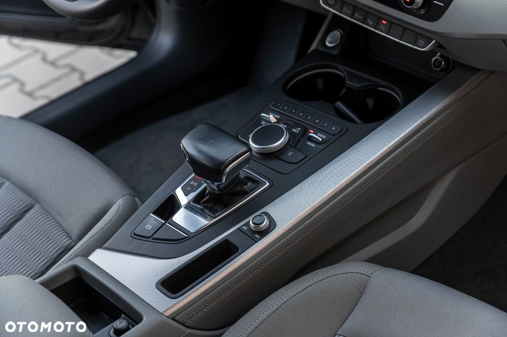 Audi A4 Avant 2.0 TDI S tronic - 19