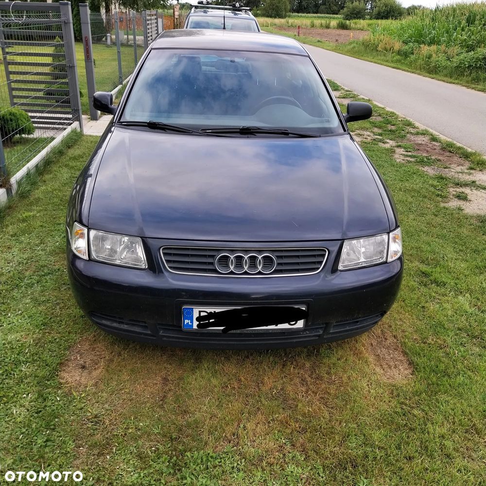 Audi A3 Sportback - 1