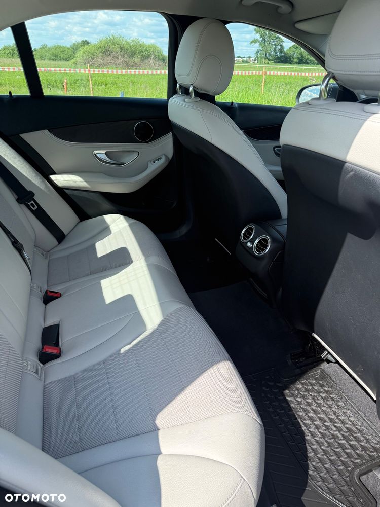 Mercedes-Benz Klasa C 200 4-Matic 7G-TRONIC - 17