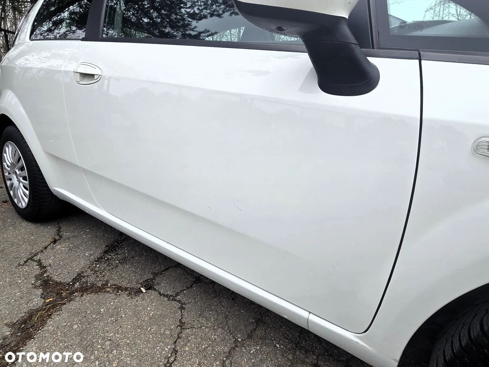Fiat Punto Evo ver-1-4-16v-dynamic - 17