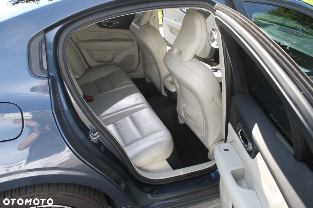 Volvo S60 T6 AWD Momentum Pro - 15