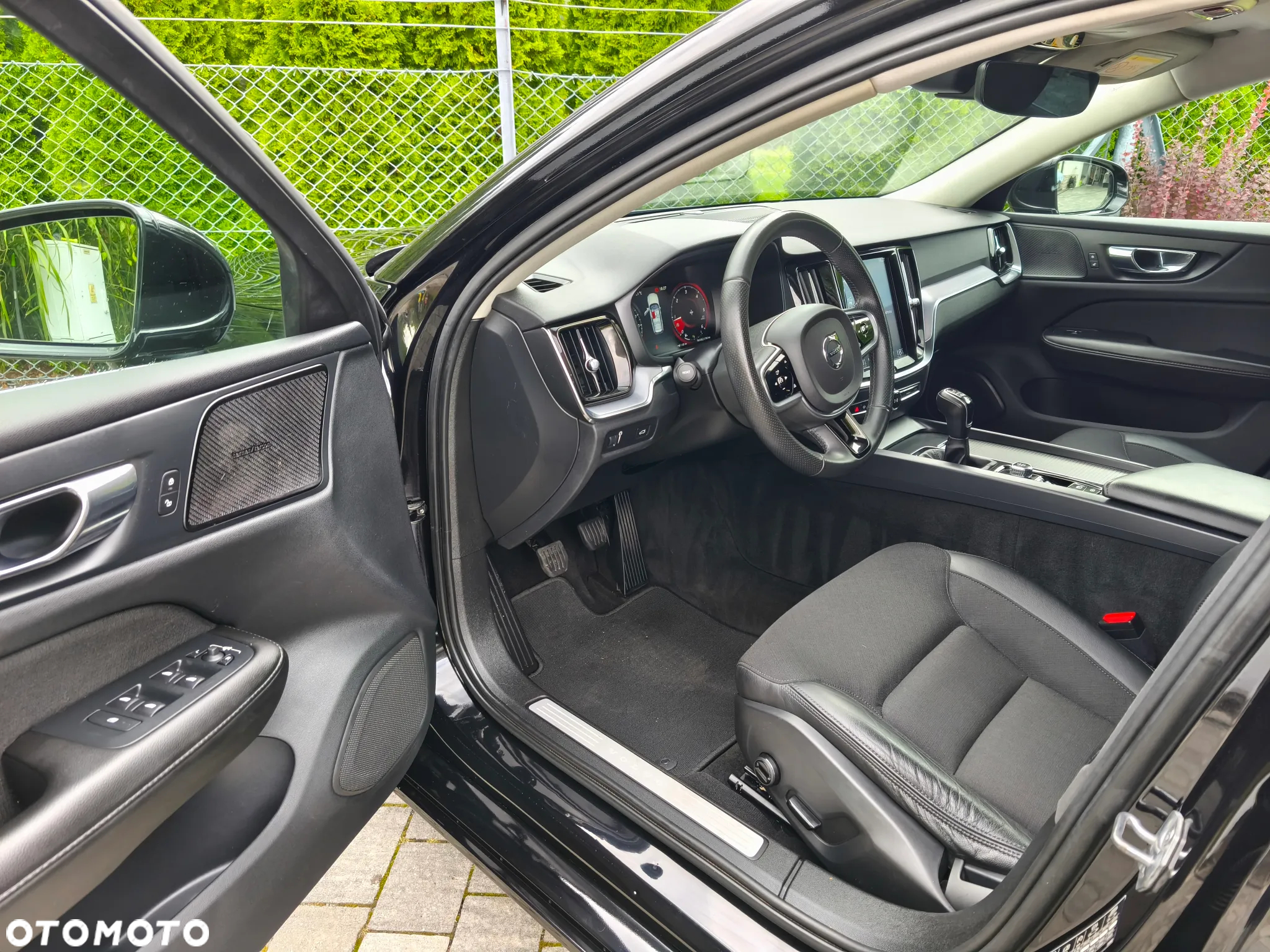 Volvo V60 D3 Drive-E R-Design Momentum - 14