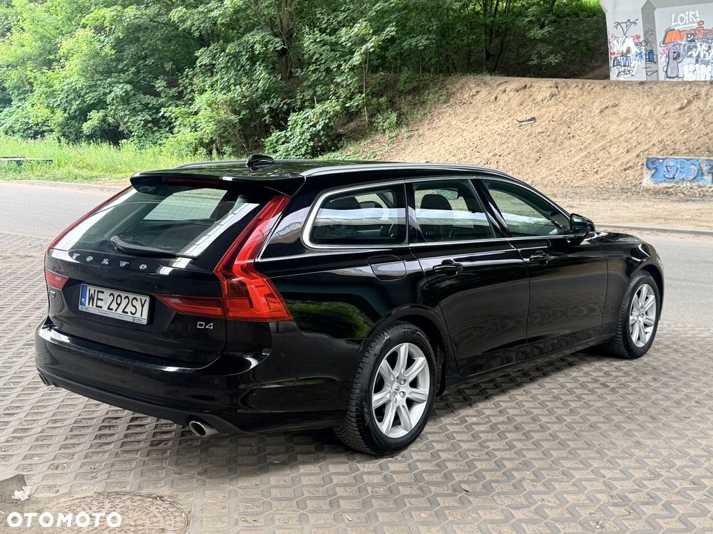 Volvo V90 D4 Momentum - 6