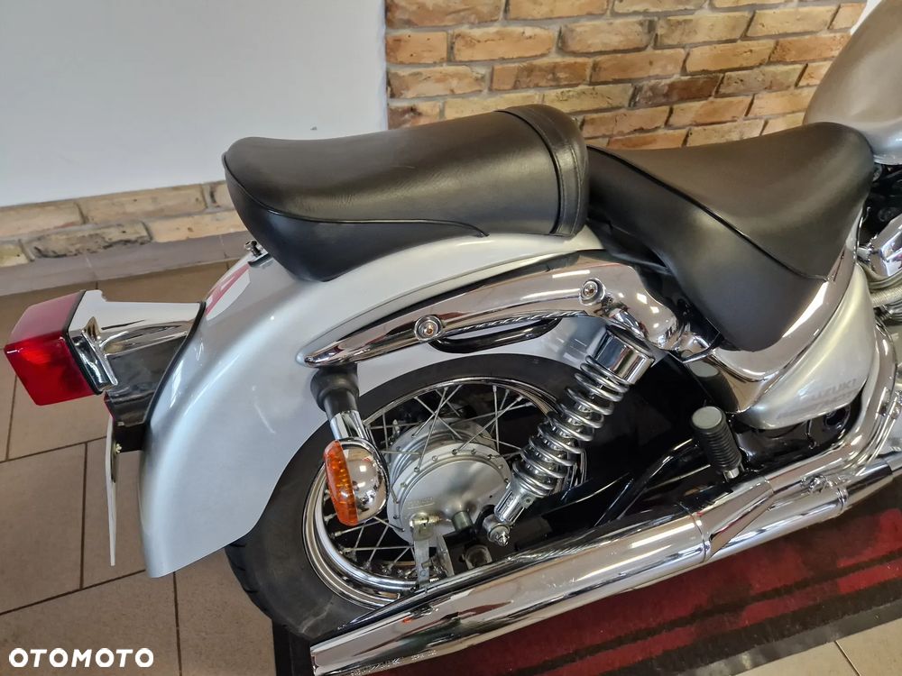 Suzuki Intruder - 21