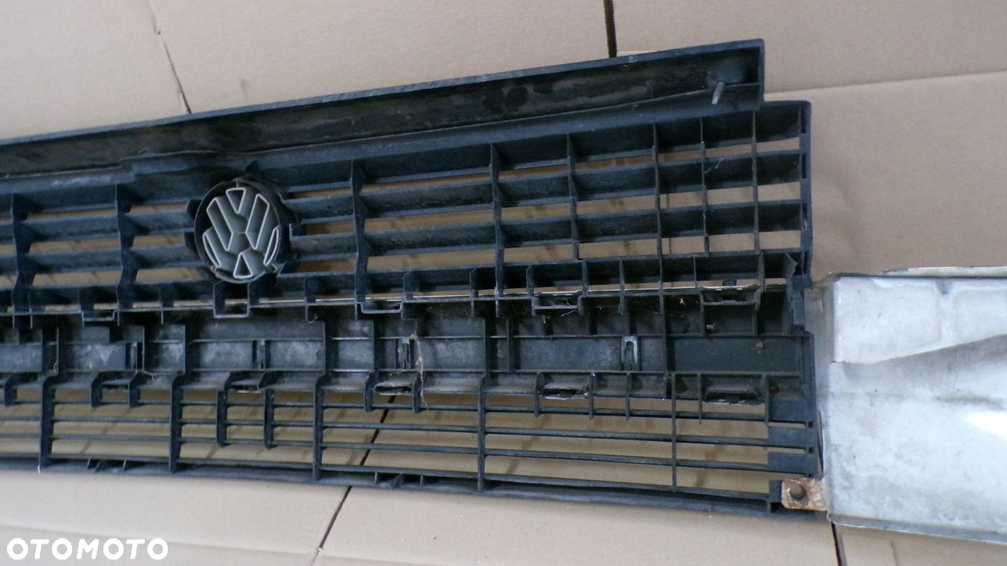 VW TRANSPORTER T4 ATRAPA GRILL - 12