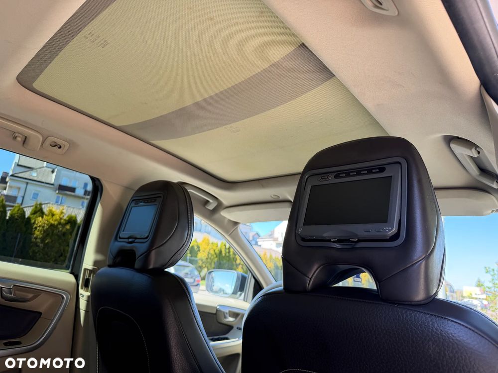 Volvo XC 60 D5 AWD Momentum - 13