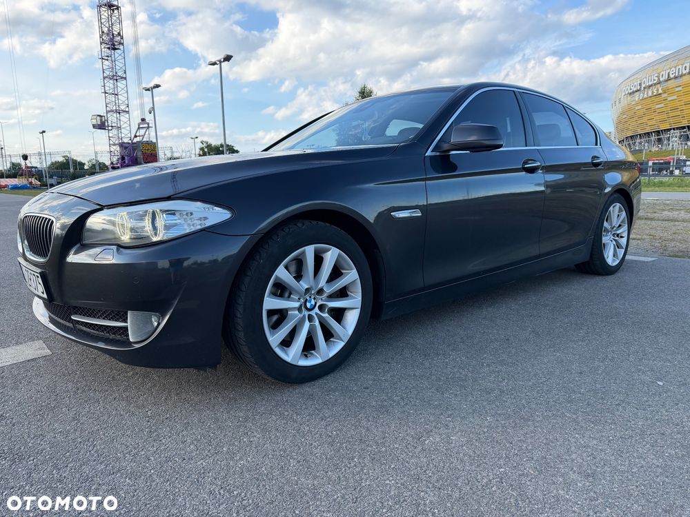 BMW Seria 5 525d xDrive - 2