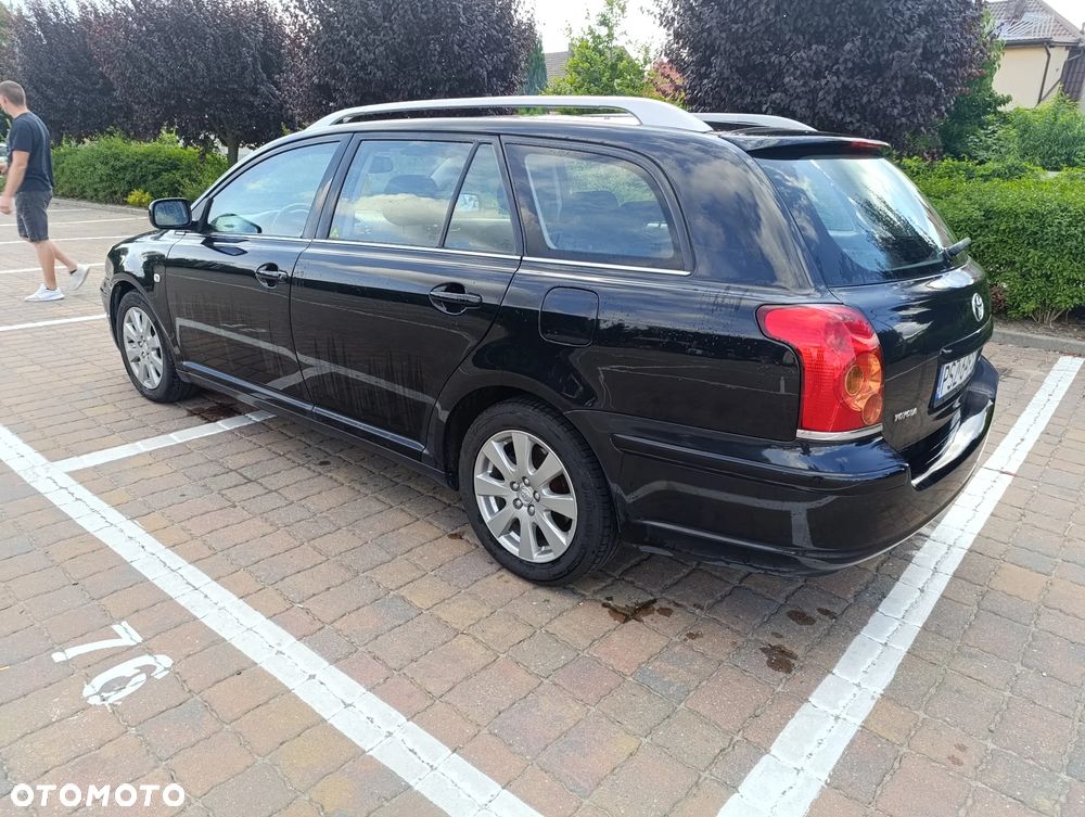 Toyota Avensis 2.0 VVT-i Combi Sol - 4