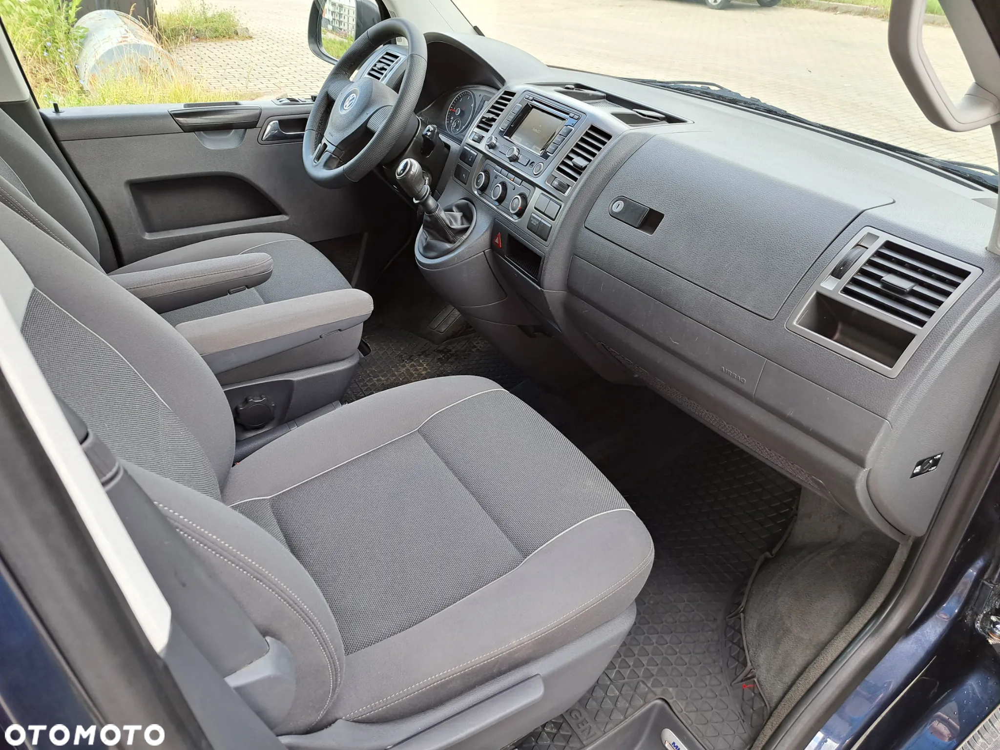 Volkswagen Multivan - 18