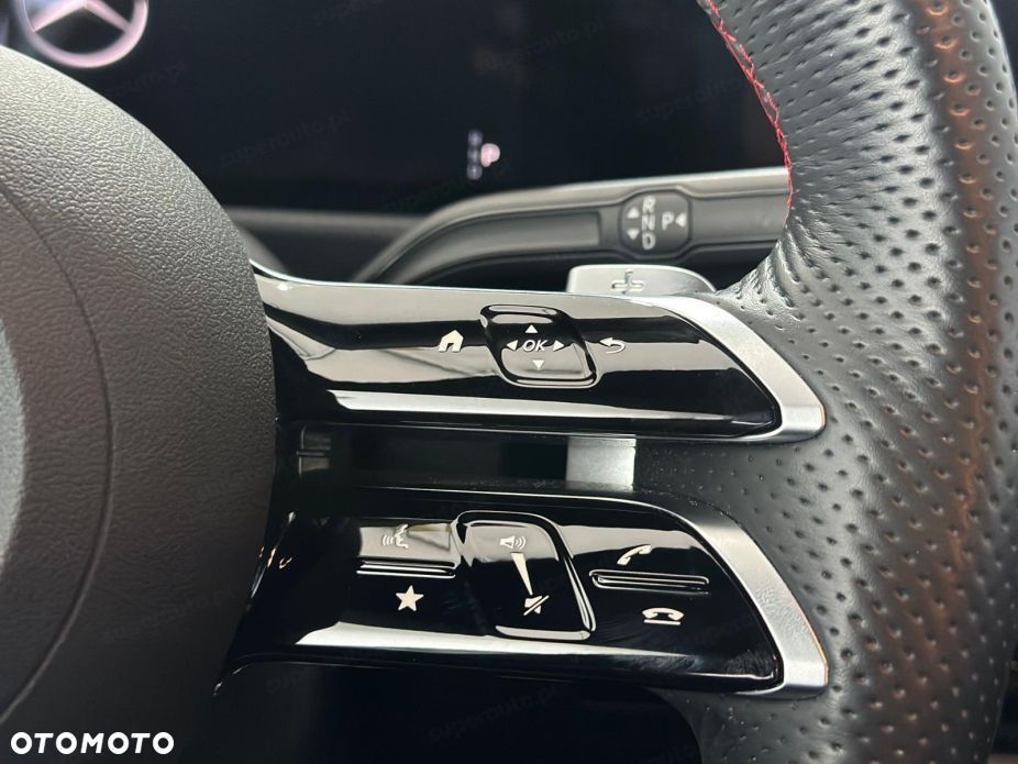 Mercedes-Benz CLA 220 4-Matic AMG Line 7G-DCT - 10