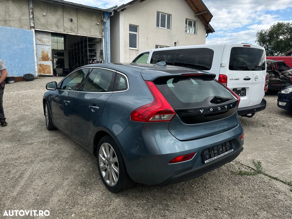 Dezmembrez piese Volvo V40 - 3
