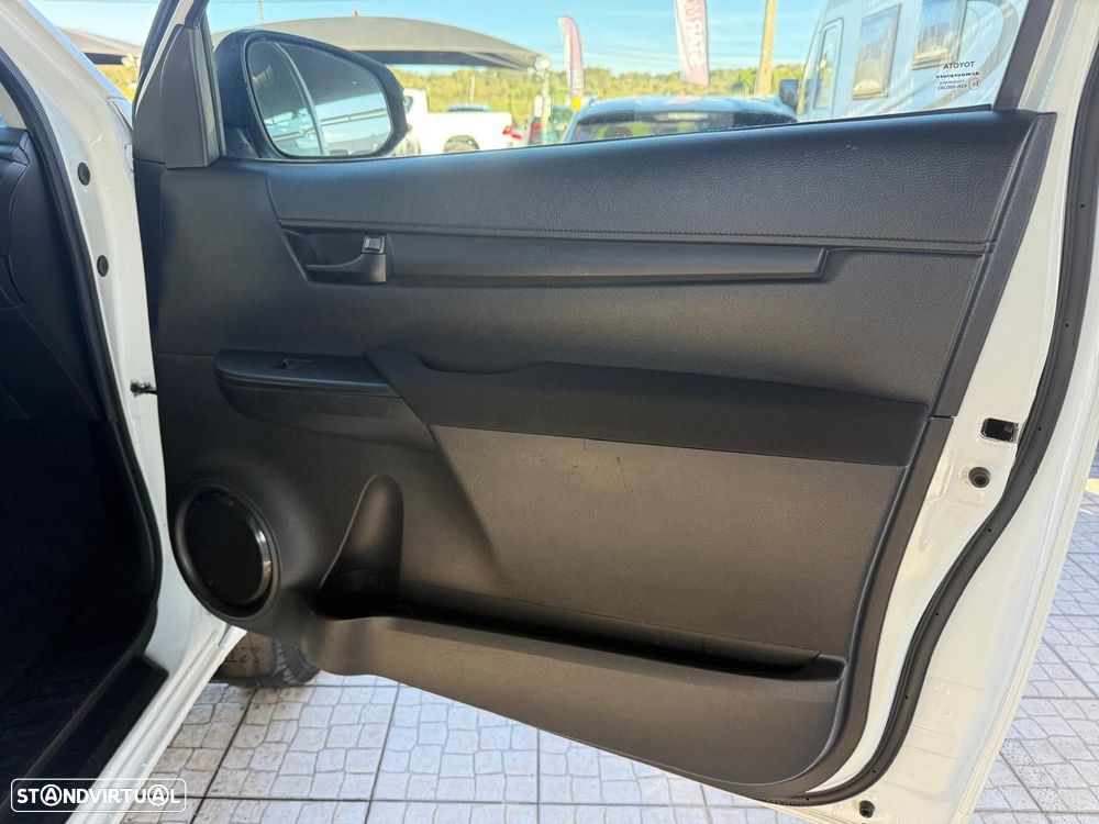 Toyota Hilux - 15