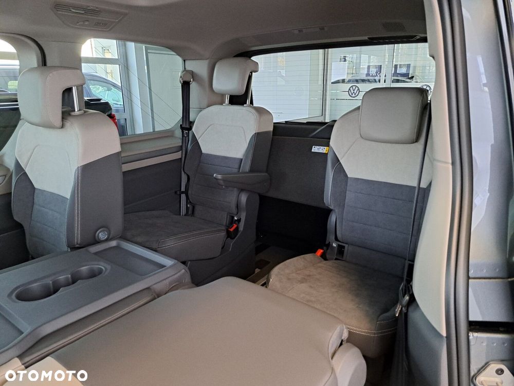 Volkswagen Multivan - 22