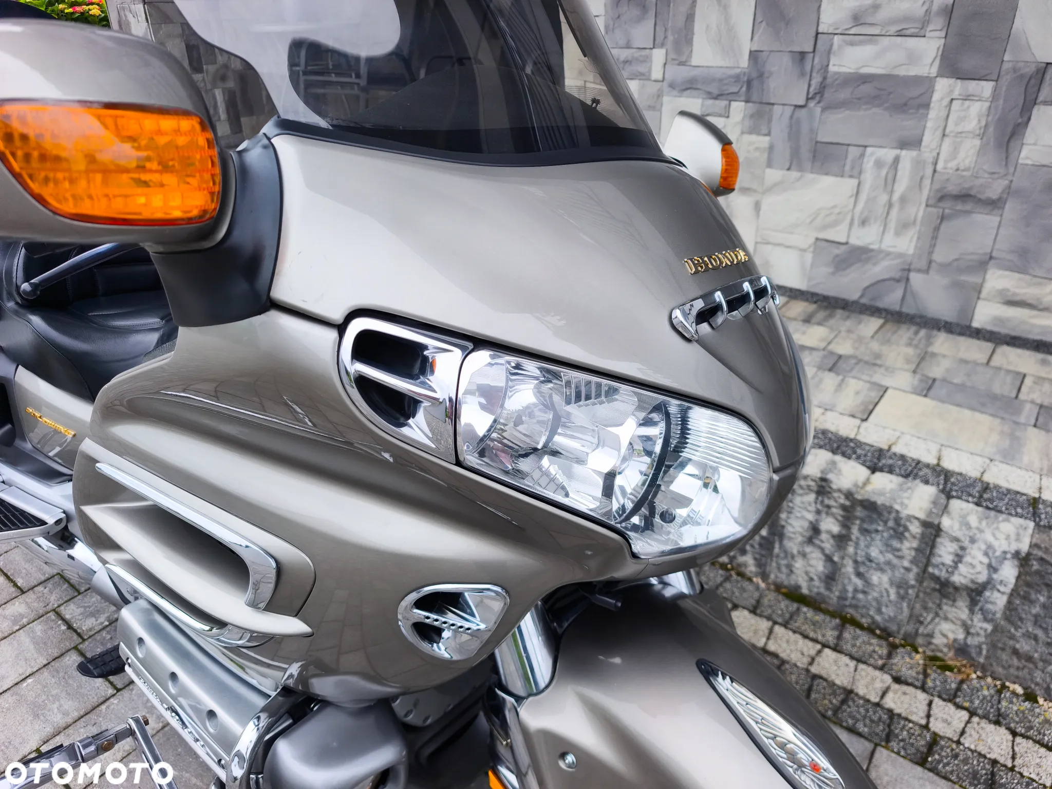 Honda GL - 5