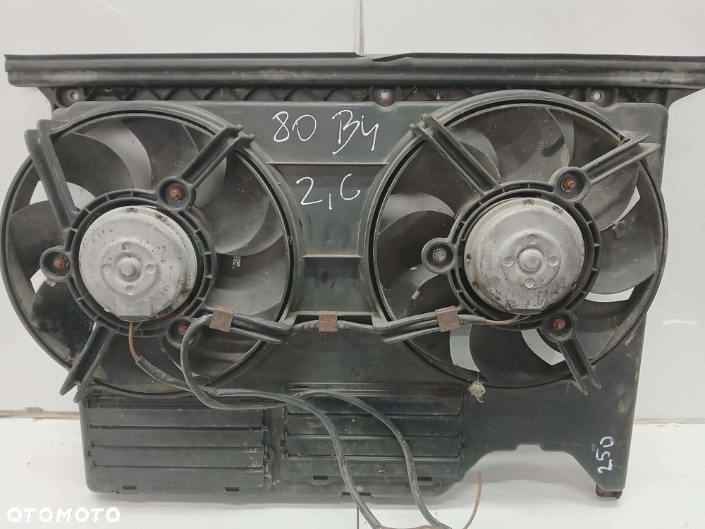 WENTYLATORY OSŁONA OBUDOWA CHŁODNICY WENTYLATOR AUDI 80 B4 2.0    8A0121207A - 1