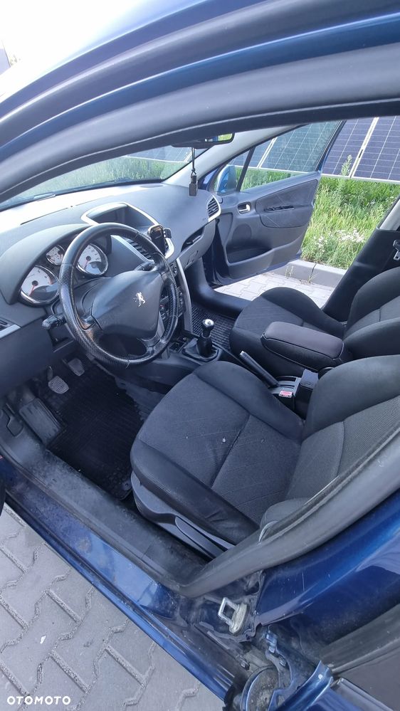Peugeot 207 1.6 - 9
