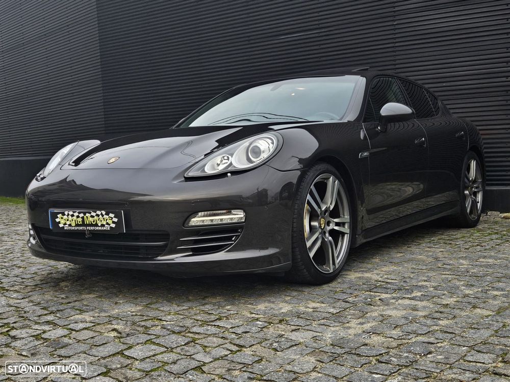 Porsche Panamera Standard - 1