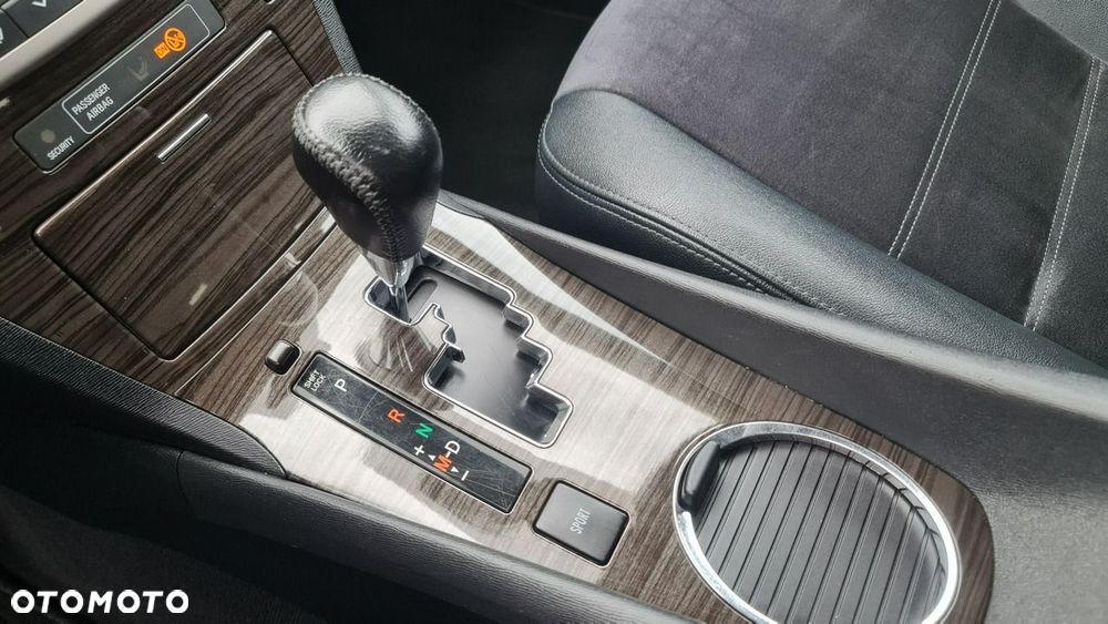 Toyota Avensis - 25