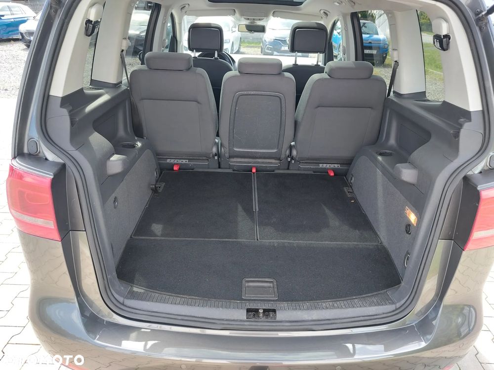 Volkswagen Touran 2.0 TDI DPF Highline DSG - 25