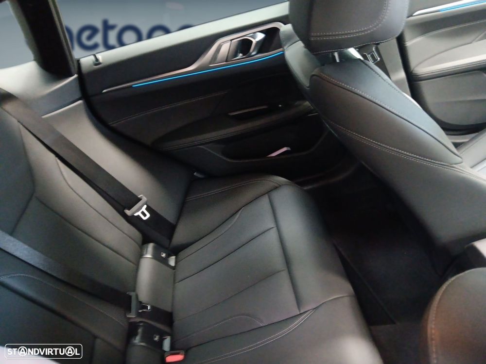 BMW i4 eDrive40 Desportiva M - 13