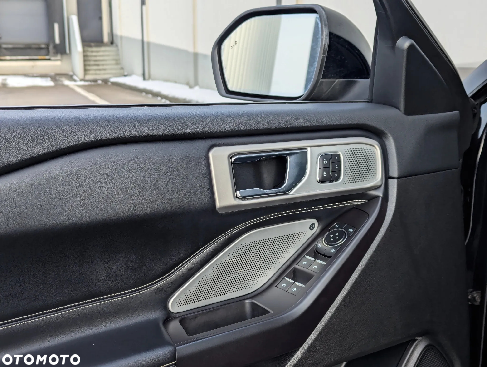 Ford Explorer EcoBoost Plug-in Hybrid ST-LINE - 27